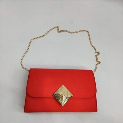 The satin κόκκινη